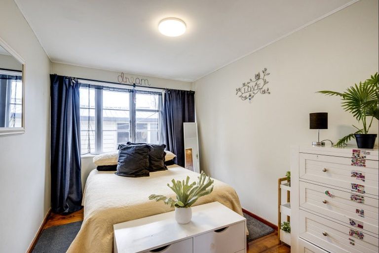 Photo of property in 115 Latham Street, Marewa, Napier, 4110