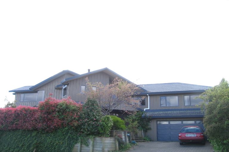 Photo of property in 2/6 Titoki Avenue, Waipahihi, Taupo, 3330