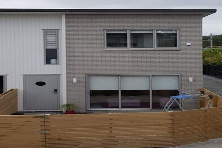 Photo of property in 2/49 Arawa Street, New Lynn, Auckland, 0600