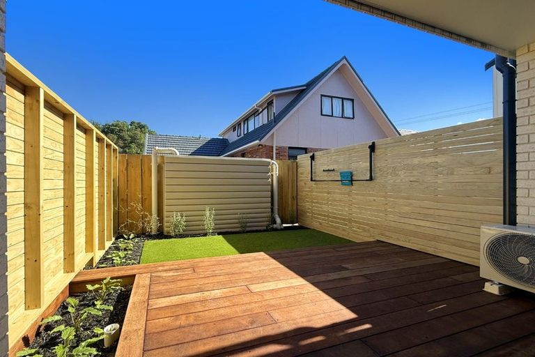Photo of property in 2/51 Yeovil Road, Te Atatu Peninsula, Auckland, 0610