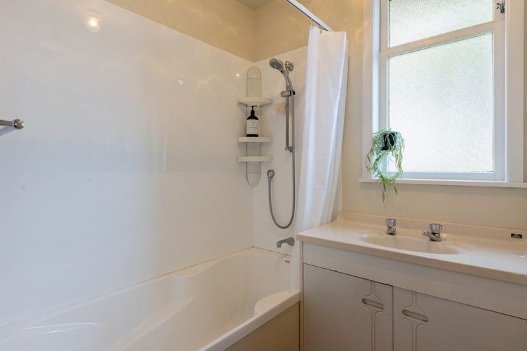 Photo of property in 116 Alexander Road, Raumati Beach, Paraparaumu, 5032