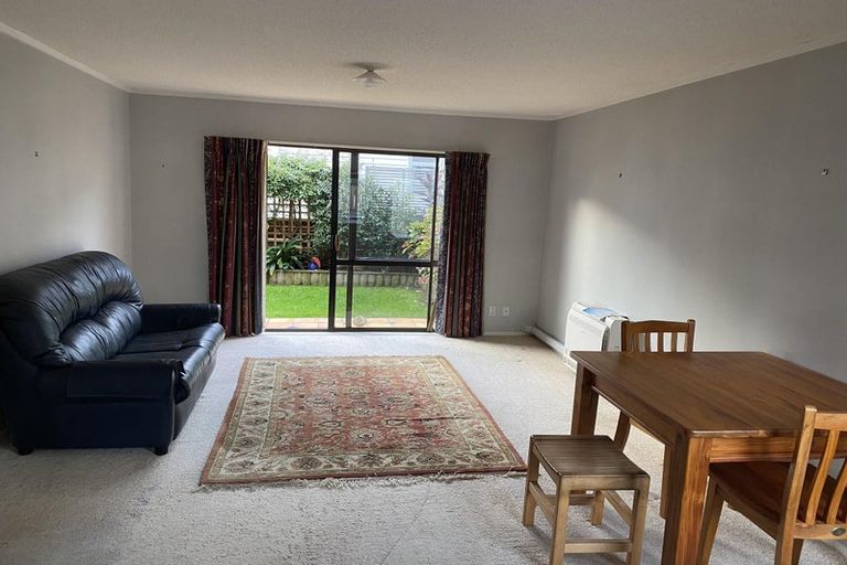 Photo of property in 2/9 Mana Esplanade, Paremata, Porirua, 5026