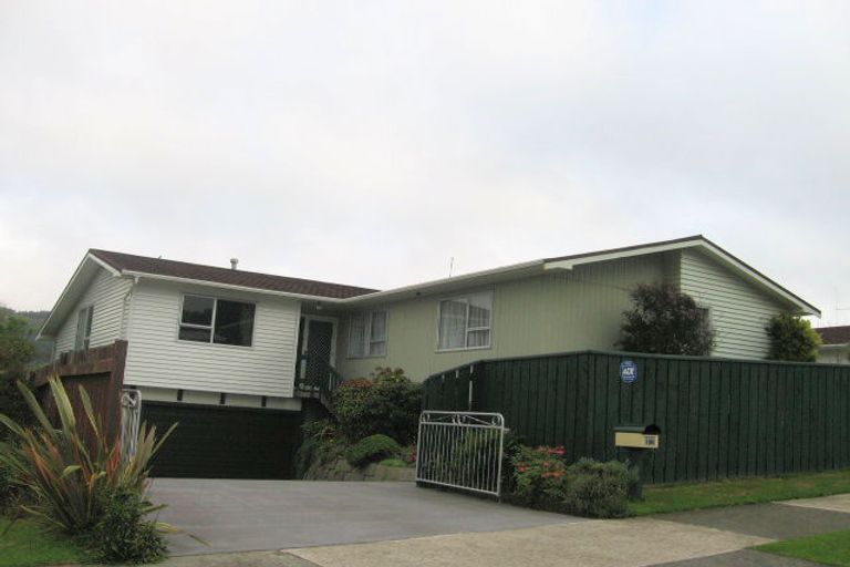 Photo of property in 106 Taylor Terrace, Tawa, Wellington, 5028
