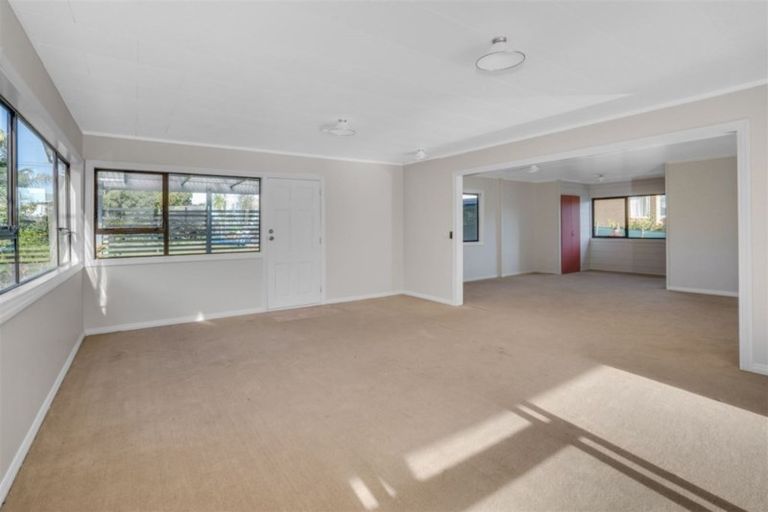 Photo of property in 185 Marsden Point Road, Ruakaka, 0116