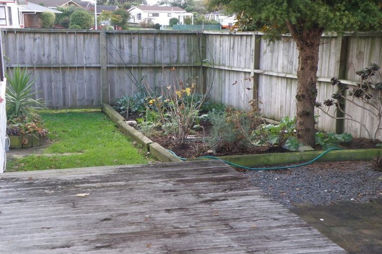 Photo of property in 3 Atarau Grove, Paraparaumu, 5032