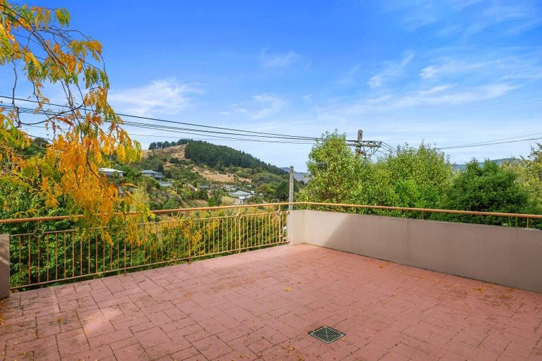 Photo of property in 37 Cornwall Road, Lyttelton, 8082