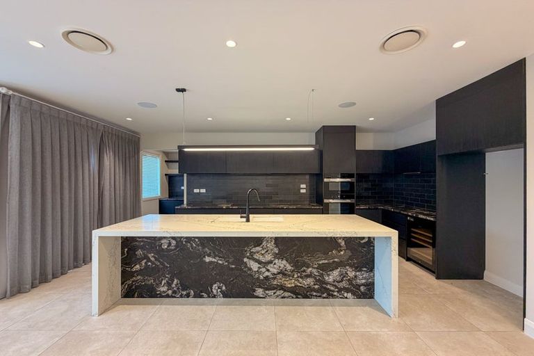 Photo of property in 11 Henry Blyth Lane, Greenhithe, Auckland, 0632
