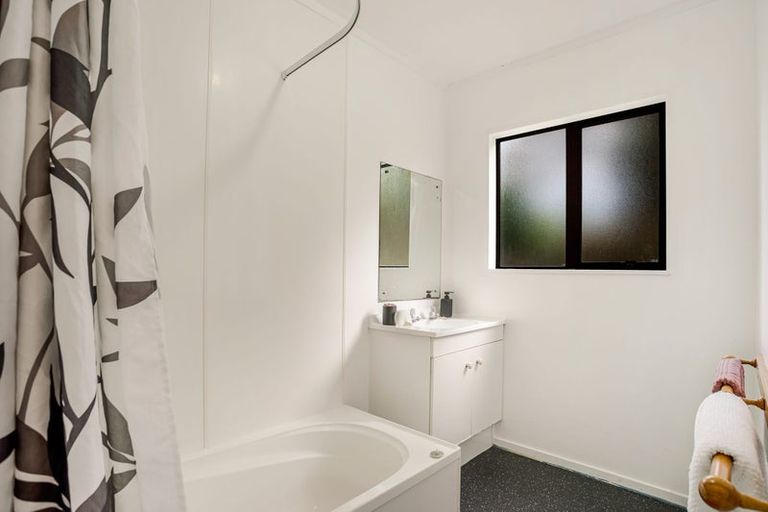 Photo of property in 10 Carillon Place, Massey, Auckland, 0614