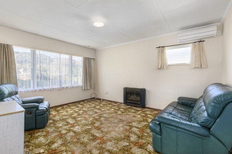 Photo of property in 55 Westminster Road, Wainuiomata, Lower Hutt, 5014