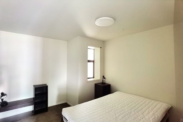 Photo of property in St Paul Apartments, 2e/4 Saint Paul Street, Auckland Central, Auckland, 1010