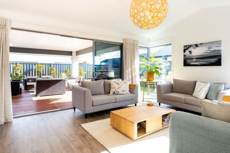 Photo of property in 11 Benmore Place, Poraiti, Napier, 4112