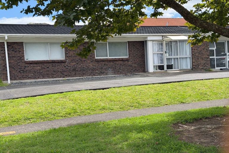 Photo of property in 1/77 Tiraumea Drive, Pakuranga, Auckland, 2010