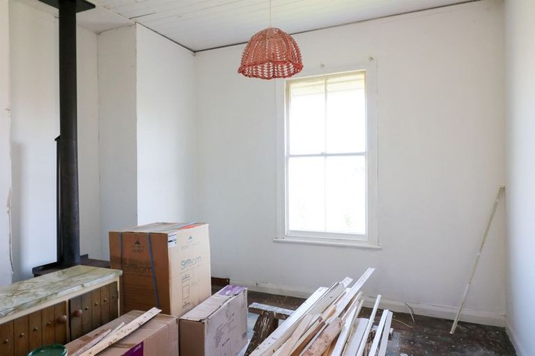 Photo of property in 1 Cadman Street, Dannevirke, 4930