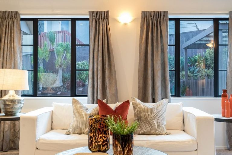 Photo of property in 39 Picasso Drive, West Harbour, Auckland, 0618