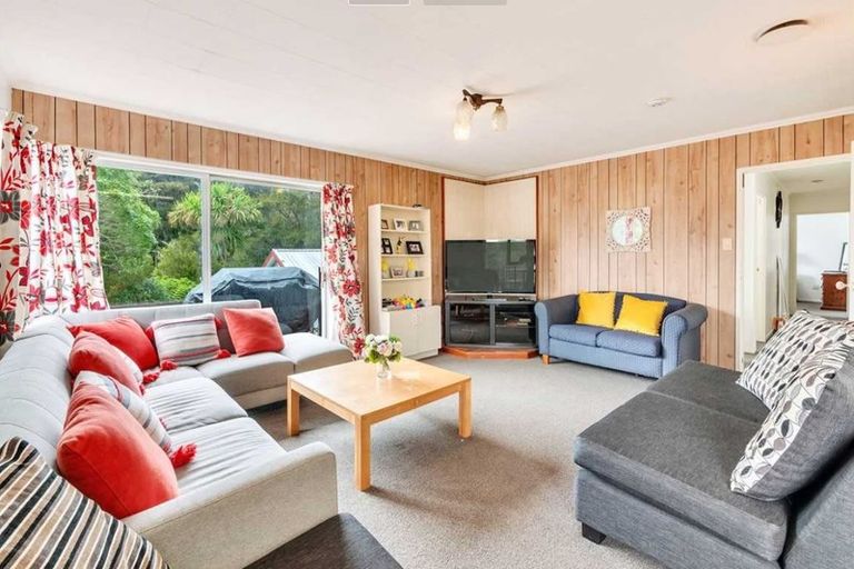 Photo of property in 1/7 Classic Grove, Bayview, Auckland, 0629
