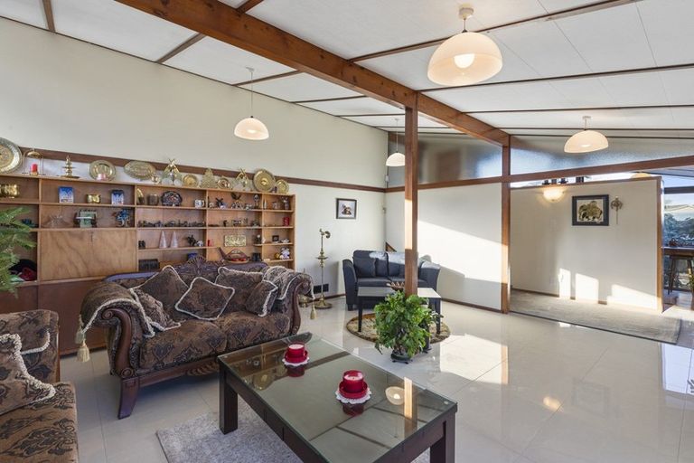 Photo of property in 117 Dowse Drive, Maungaraki, Lower Hutt, 5010