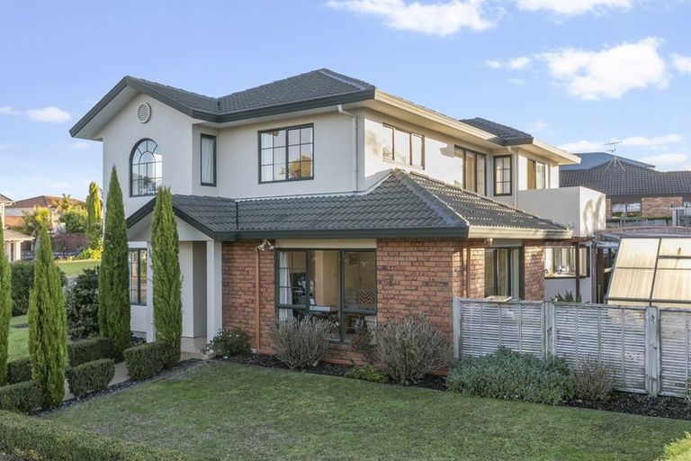 Photo of property in 8 Waimanu Bay Drive, Te Atatu Peninsula, Auckland, 0610