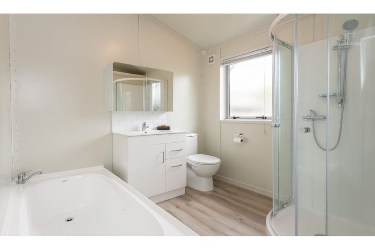 Photo of property in 652b Barbadoes Street, Edgeware, Christchurch, 8013