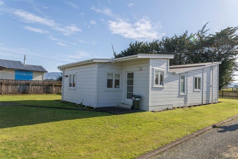 Photo of property in 27 Smith Street, Dannevirke, 4930