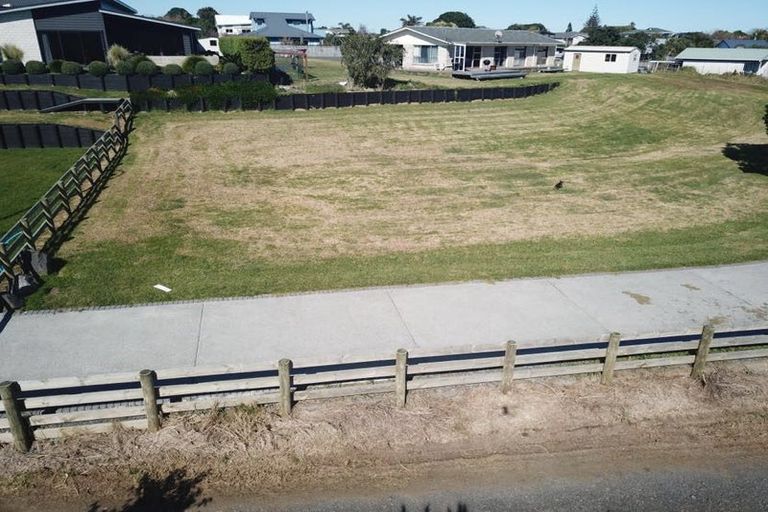 Photo of property in 17 Goble Road, Clarks Beach, 2679