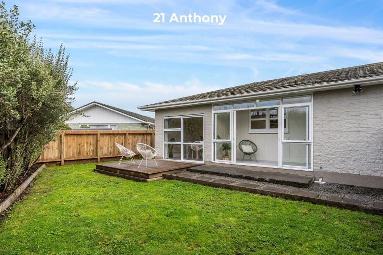 Photo of property in 21 Anthony Grove, Paraparaumu Beach, Paraparaumu, 5032