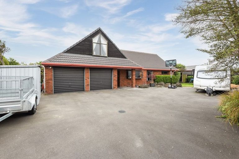 Photo of property in 8 Goodall Place, Redwood, Christchurch, 8051