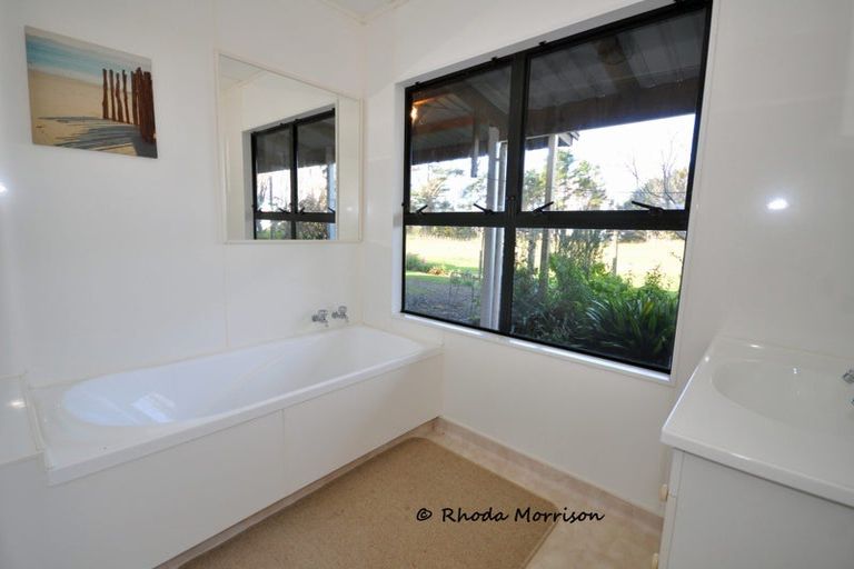 Photo of property in 986 Tinopai Road, Tinopai, Matakohe, 0593