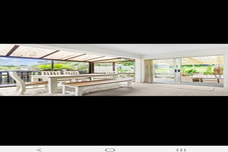 Photo of property in 16 Glenbervie Crescent, Massey, Auckland, 0614