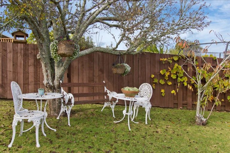 Photo of property in 71 Sandspit Road, Shelly Park, Auckland, 2014