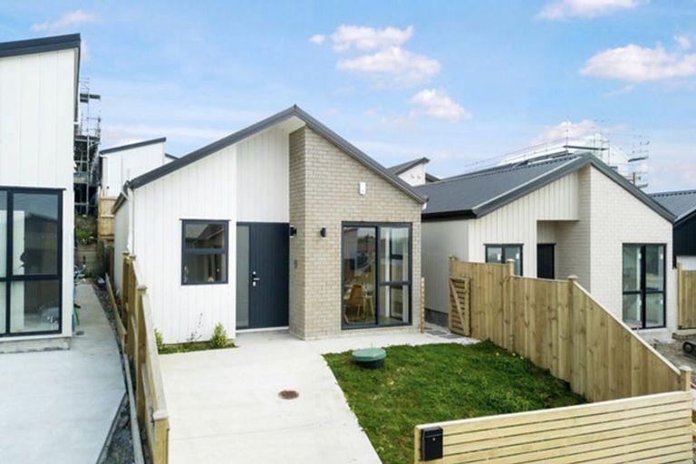 Photo of property in 7 Horokaka Street, Massey, Auckland, 0614