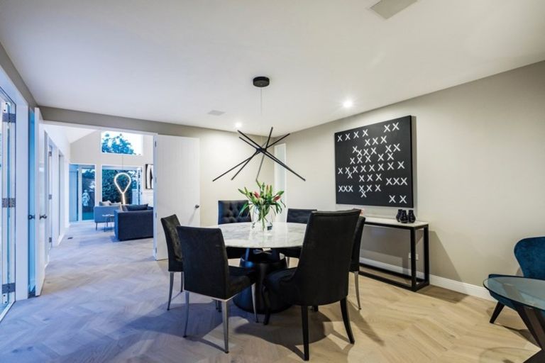 Photo of property in 286 Hurstmere Road, Takapuna, Auckland, 0622