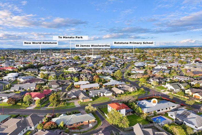 Photo of property in 1 Roderick Place, Rototuna, Hamilton, 3210