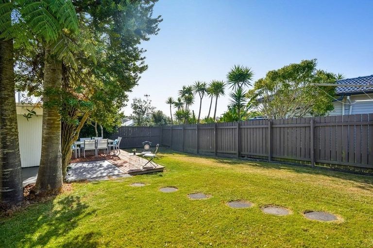Photo of property in 6 Seon Place, Birkdale, Auckland, 0626