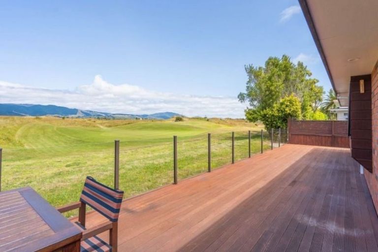 Photo of property in 58 Golf Road, Paraparaumu Beach, Paraparaumu, 5032