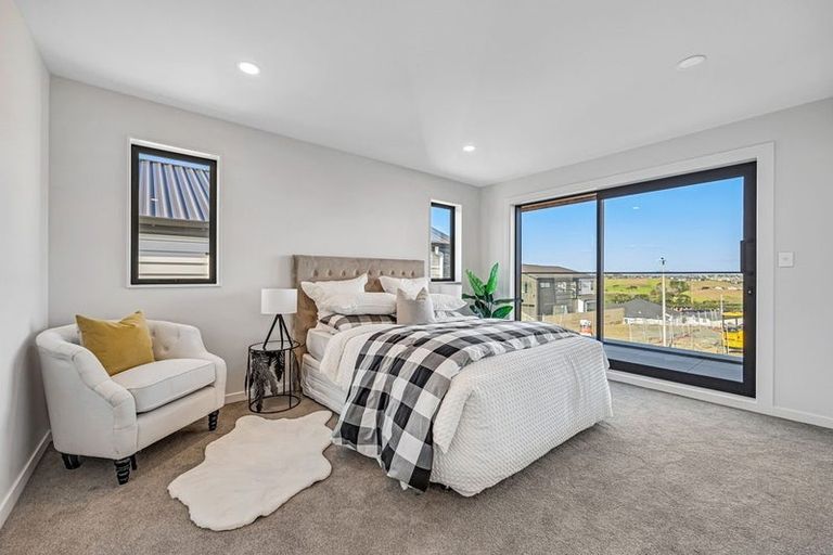 Photo of property in 14 Pakirikiri Street, Long Bay, Auckland, 0630