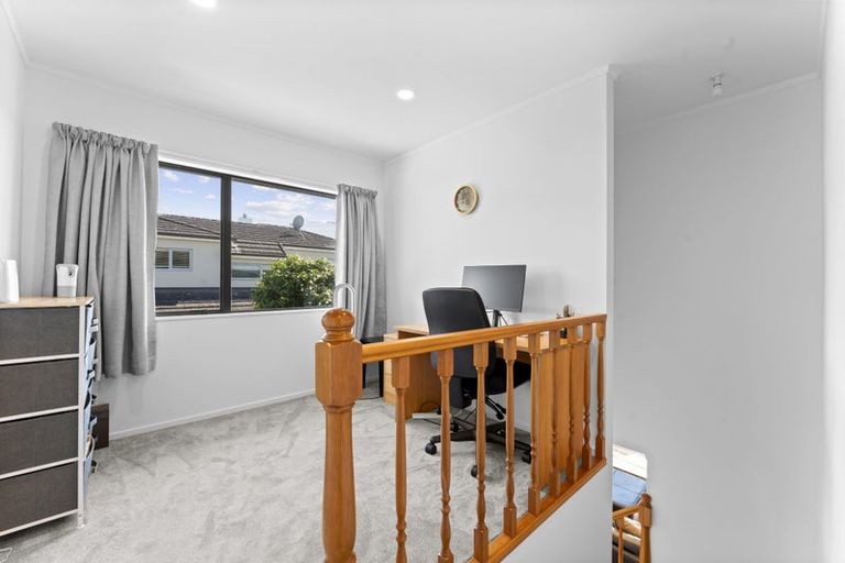 Photo of property in 74b Bradbury Road, Botany Downs, Auckland, 2010