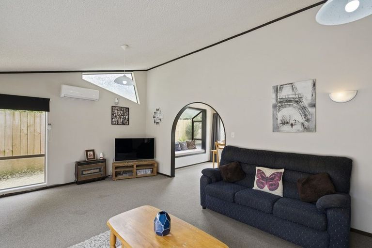 Photo of property in 1 Cedar Place, Westown, New Plymouth, 4310