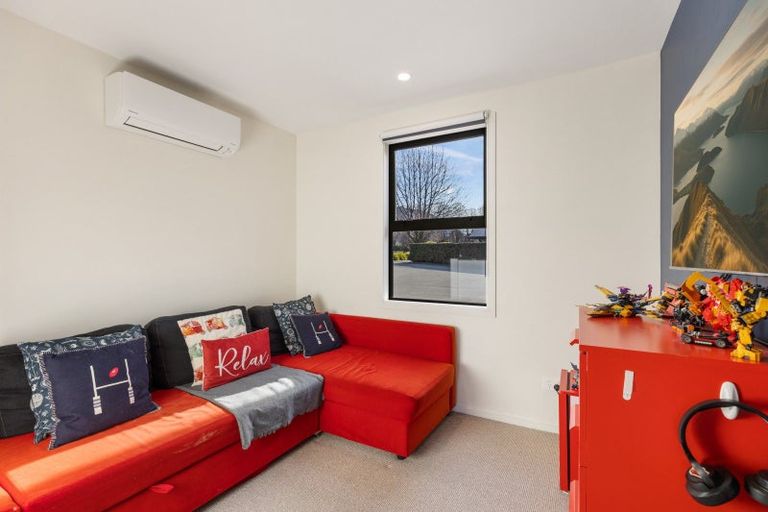 Photo of property in 2 Percy Lane, Wanaka, 9305
