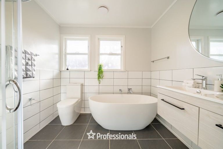 Photo of property in 190 Dowse Drive, Maungaraki, Lower Hutt, 5010