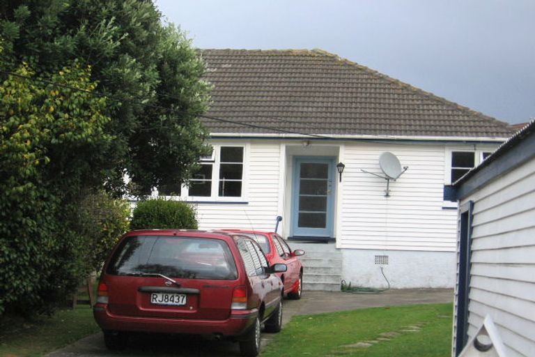 Photo of property in 75 Broderick Road, Johnsonville, Wellington, 6037