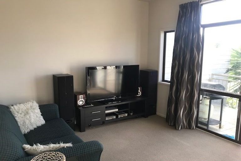 Photo of property in The Grange, 38/92 Bush Road, Albany, Auckland, 0632