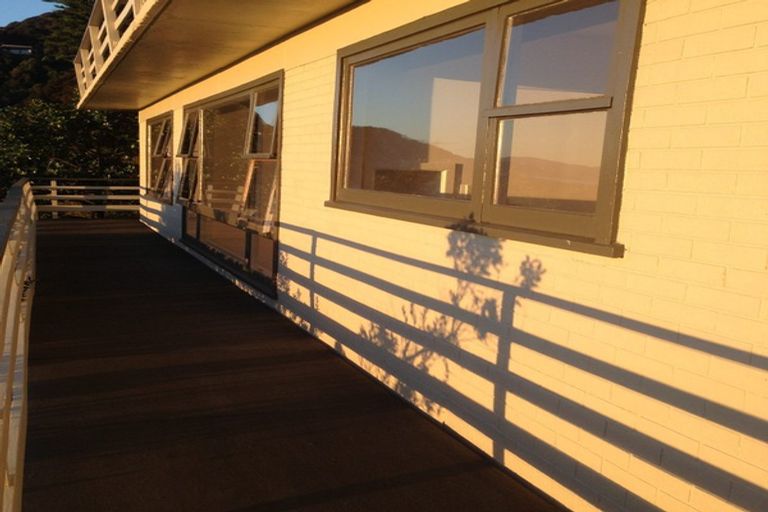 Photo of property in 28-30 Matipo Street, Eastbourne, Lower Hutt, 5013