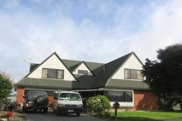 Photo of property in 19 Hanmer Place, Highbury, Palmerston North, 4412