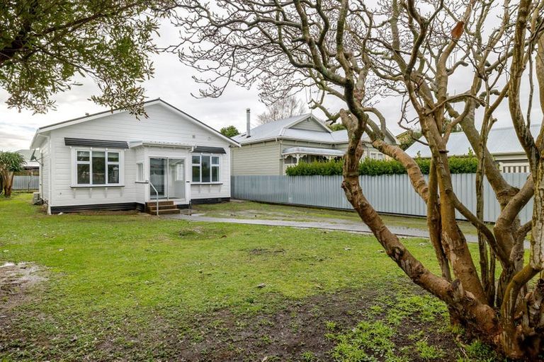 Photo of property in 25 Bourke Street, Palmerston North, 4410