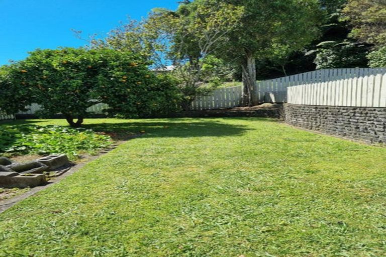 Photo of property in 5 Hillside Crescent, Westown, New Plymouth, 4310