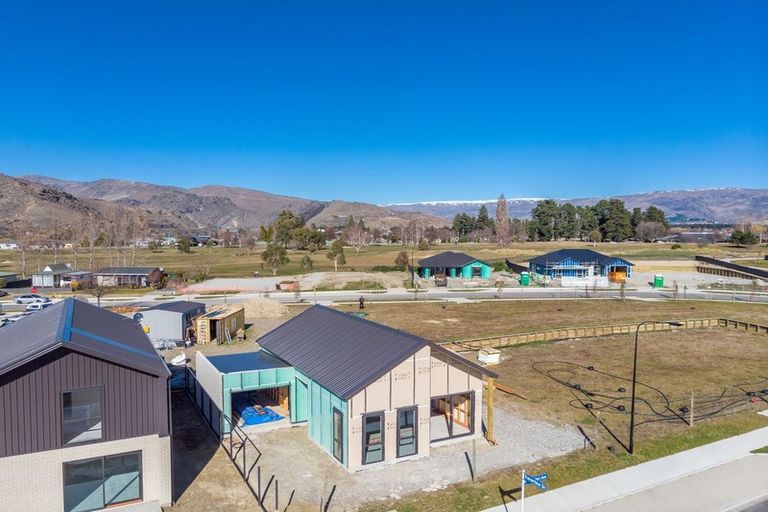 Photo of property in 37 Midlothian Avenue, Cromwell, 9310