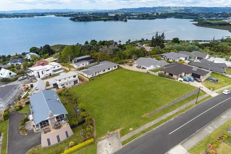 Photo of property in 37 Margaret Drive, Omokoroa, 3114