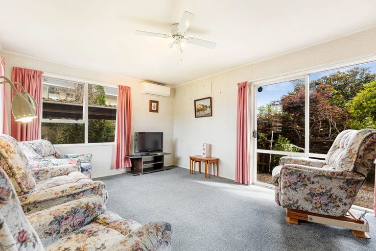 Photo of property in 14 Benita Place, Sunnyvale, Auckland, 0612