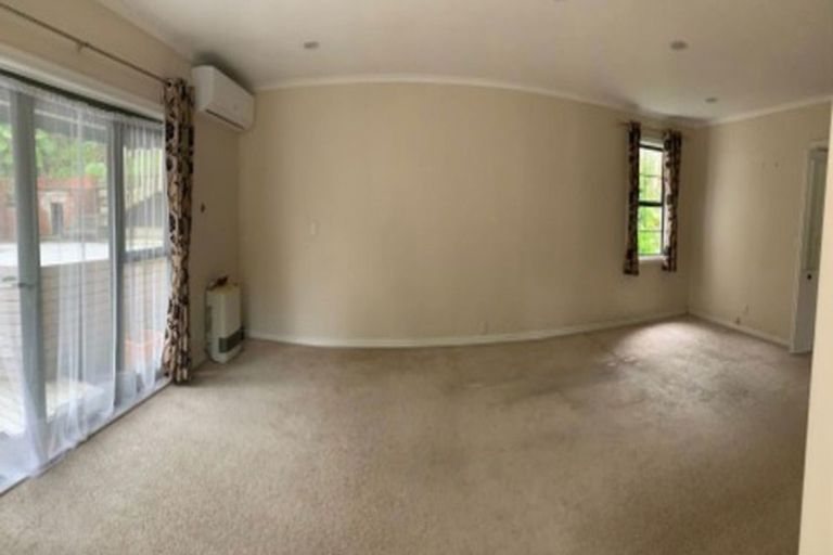 Photo of property in 3/26a Penning Road, Castor Bay, Auckland, 0620