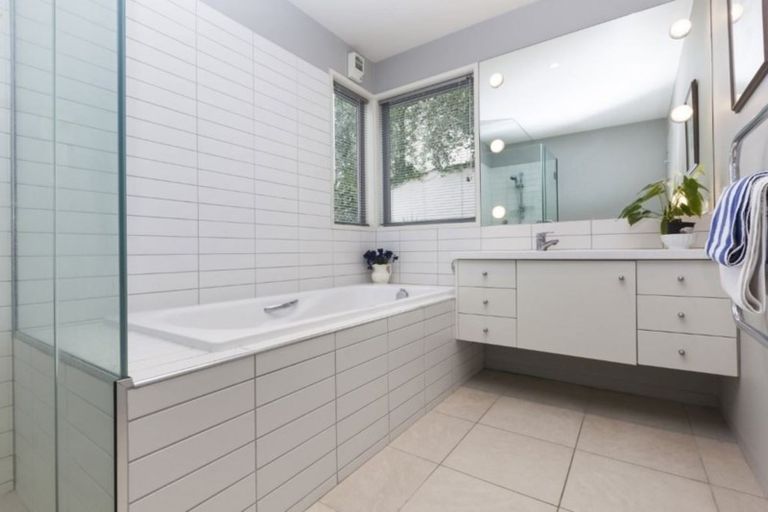 Photo of property in 8a Macmillan Avenue, Cashmere, Christchurch, 8022